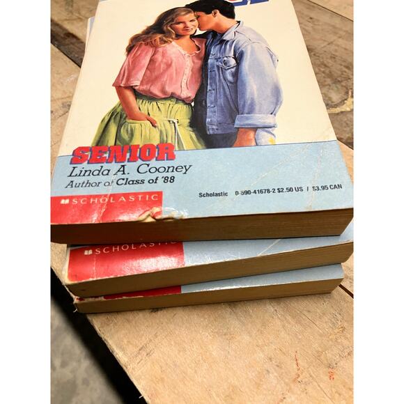 Class Of ‘89 PAPERBACK LOT Freshman Junior Senior Cooney, Vintage, Book, YA, 80s - Picture 4 of 5